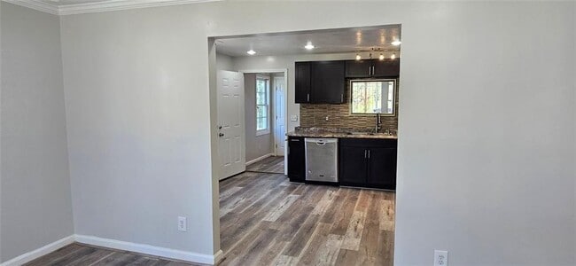 Photo - 1280 Elizabeth Ave SW