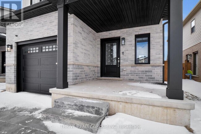 Photo - 3906 Auckland Ave.