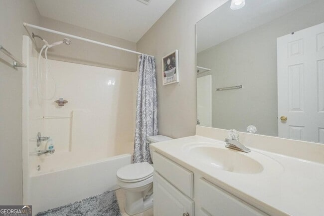 Photo - 320 Logmont Trace