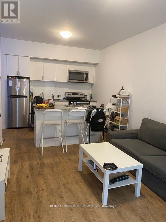 Photo - 1760 Simcoe St N