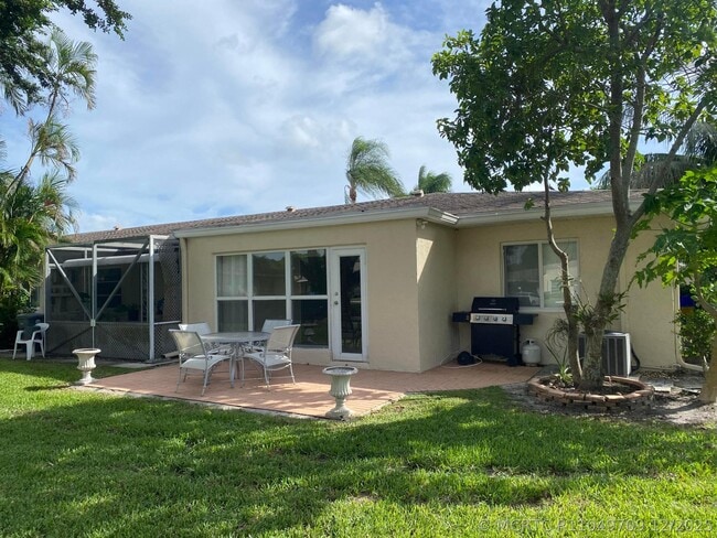 8665 Chevy Chase Dr