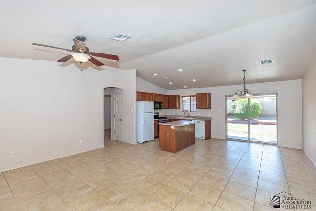 Photo - 11149 E 26th St