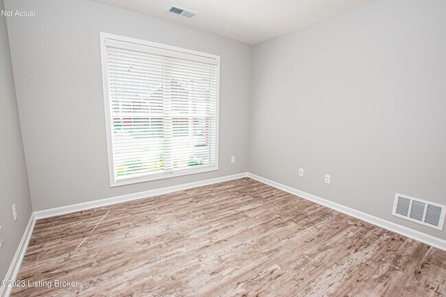 Photo - 500 Eagle Pointe Dr