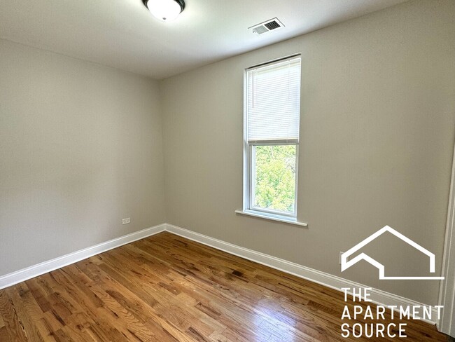 Photo - 3904 W Armitage Ave Unit 2F