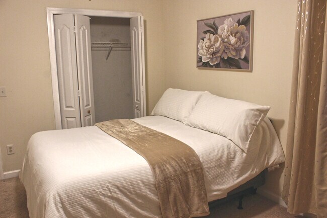 Photo - 353 Southgate Dr