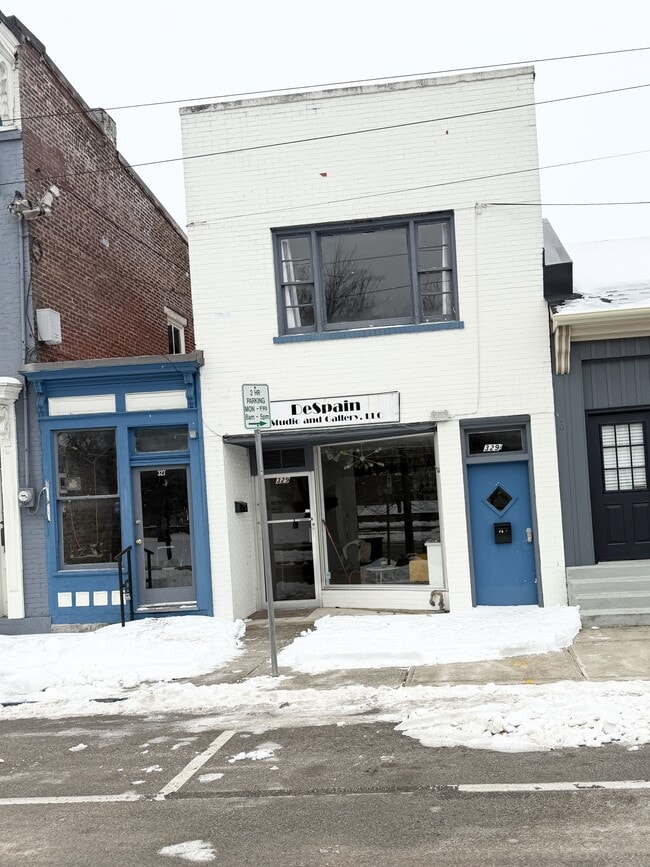 Building Photo - 329 W Broadway St