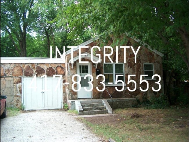 Building Photo - 1849-1851 N. Johnston Unit 1851 N. Johnston