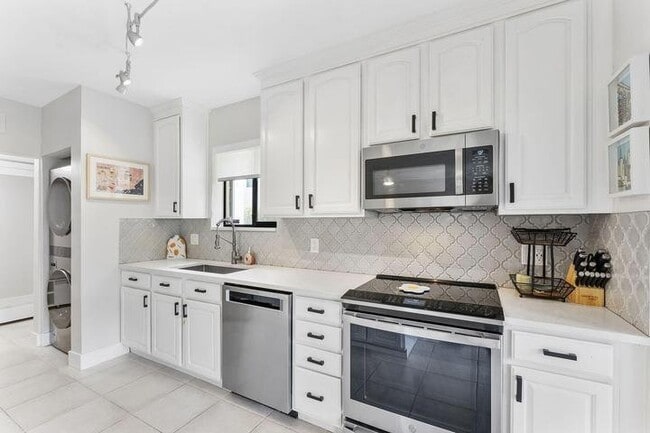 Building Photo - 6314 Longboat Ln W