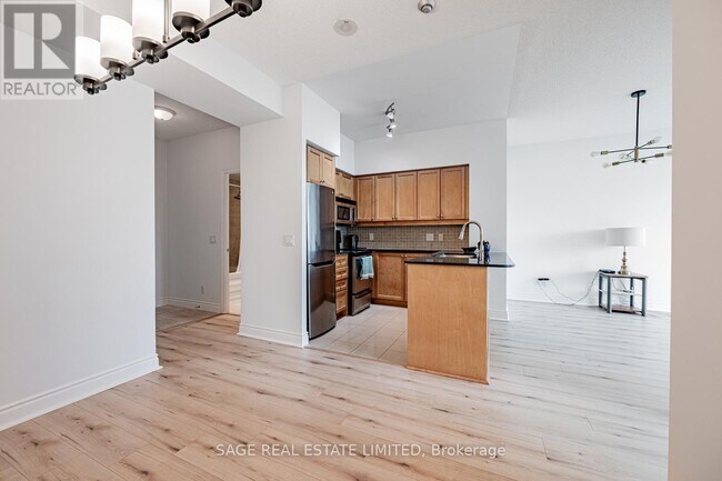 Photo - 319 Merton St Unit 1205