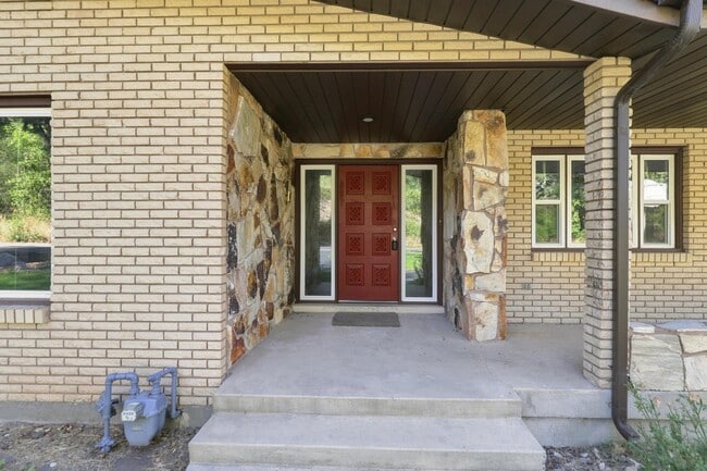Photo - 650 Canyon Rd