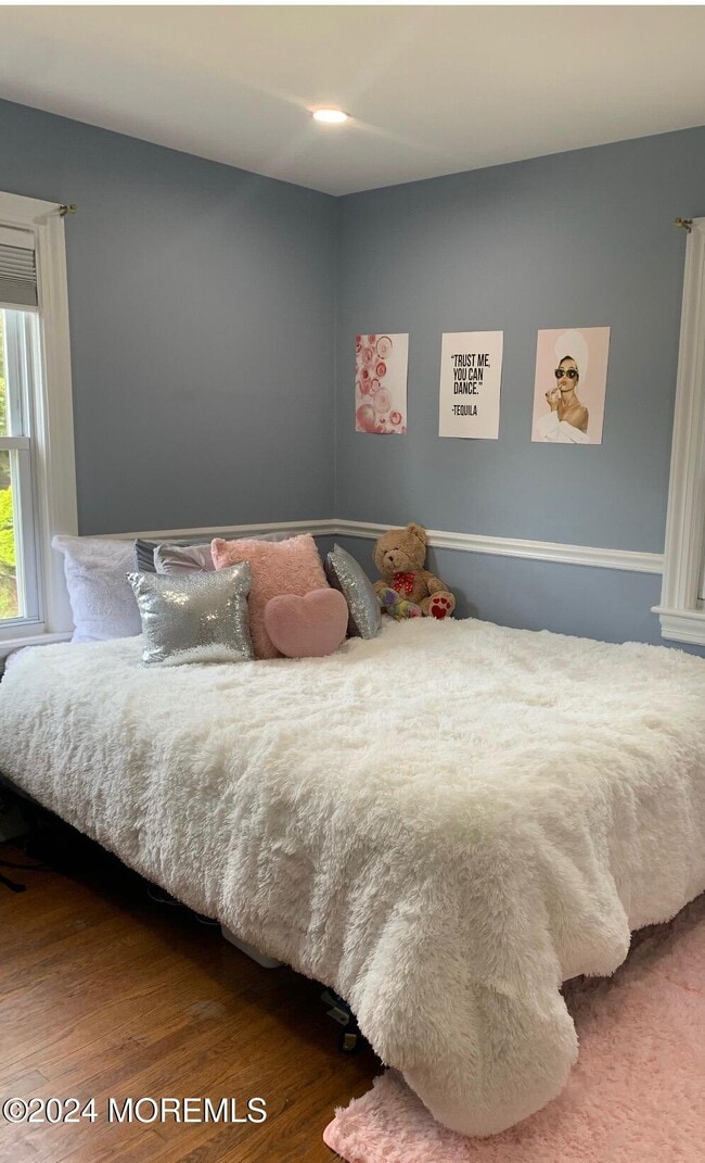 Photo - 240 Oakhurst Rd