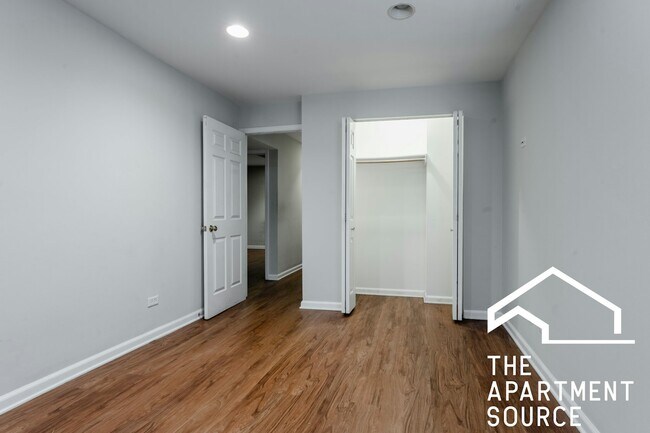 Photo - 3216 N Racine Ave Unit G