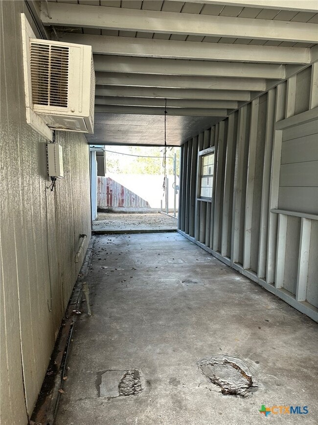 Building Photo - 1704 Avondale St