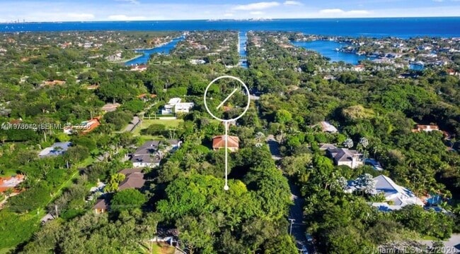 Building Photo - 4895 SW 88th St Unit 00