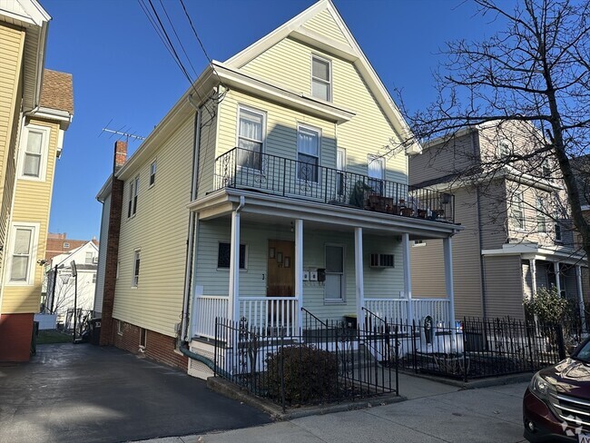 Building Photo - 47 Derby St Unit 1 Rental