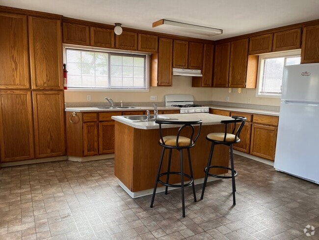 Building Photo - 1680 Victor Blvd Rental