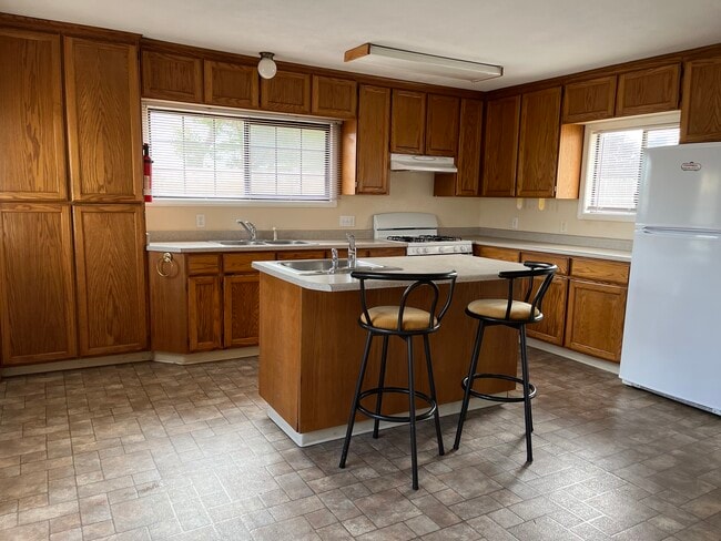 Photo - 1680 Victor Blvd Townhome