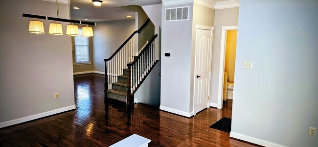 Photo - 911 Caralea Dr