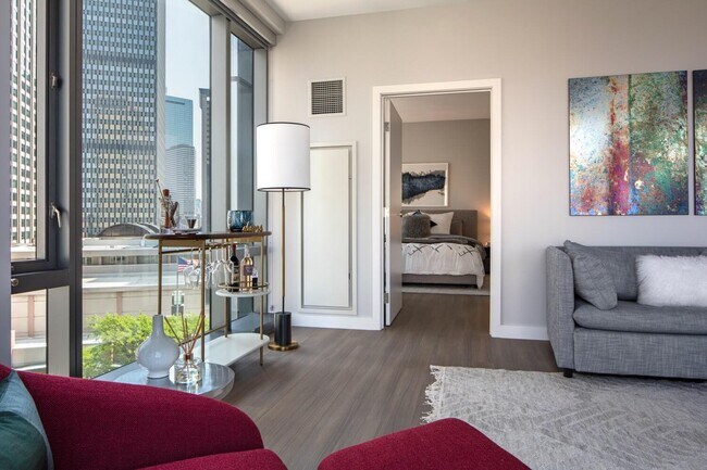 30 Dalton St Unit 1705