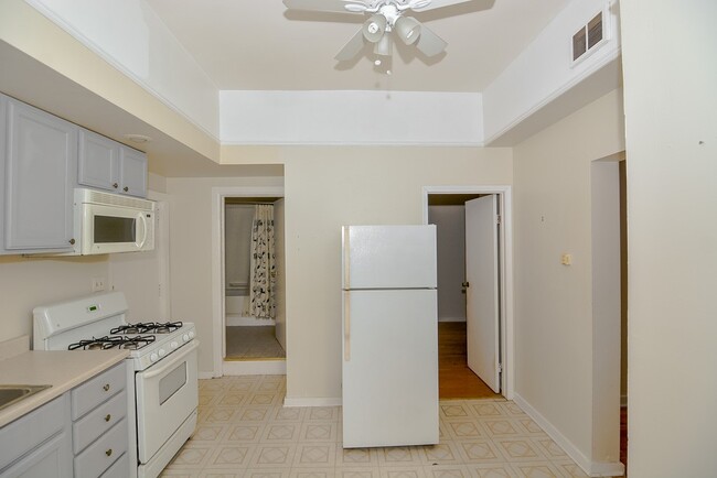 Photo - 1741 W Huron St Unidad J05W