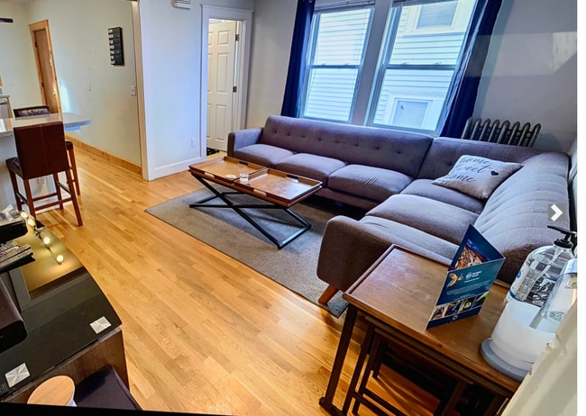 Photo - 18 Bond St Unit 1