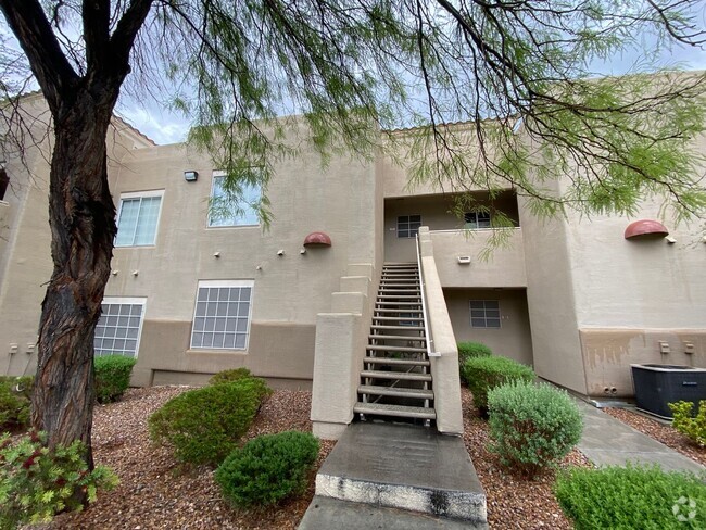 Building Photo - Desert Falls Unit 205 Rental