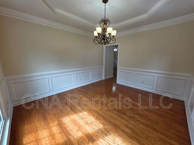 Photo - 1713 Paramore Pl NE