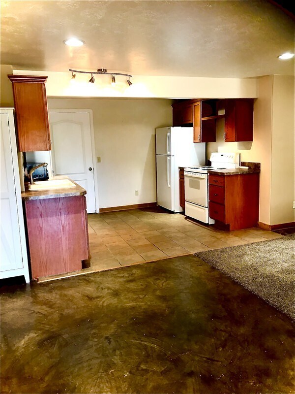 Photo - 4835 Creek View Dr Unit 2