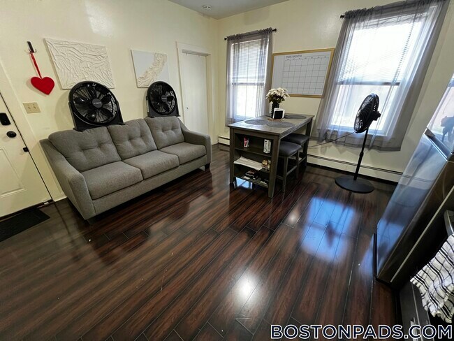 1576 Tremont St Unit 3