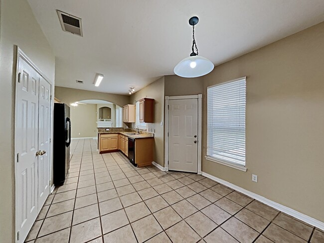 Photo - 411 Cedar Point Dr