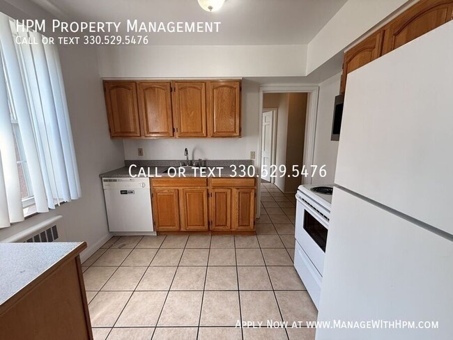 Photo - 3270 Warrensville Center Rd Unit F-306