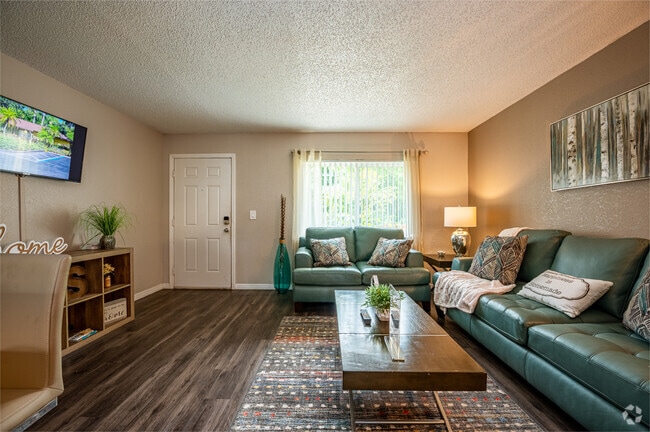 1BR, 1BA - 550SF - Living Room