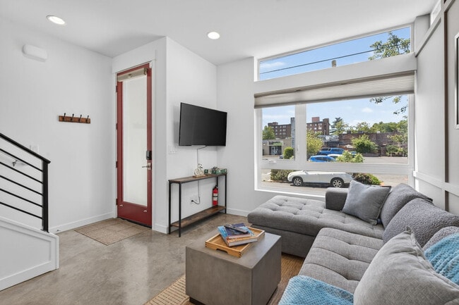 Photo - 620b 10th Ave E Unidad SI ID1562876P
