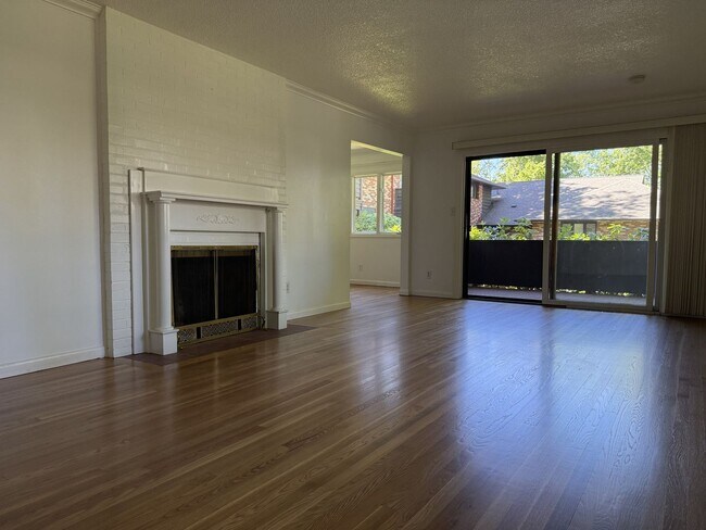 2425 SW 19th Ave Unit PHC1