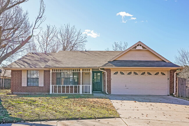 Building Photo - 4219 Glen Hollow Cir