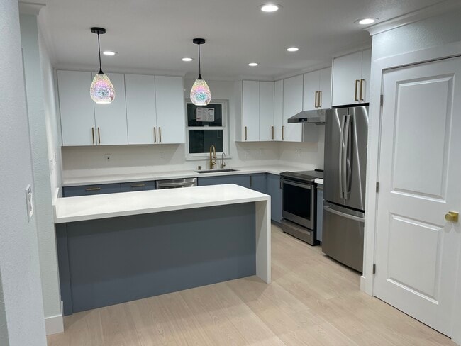 Photo - 1279 Las Palmas Dr