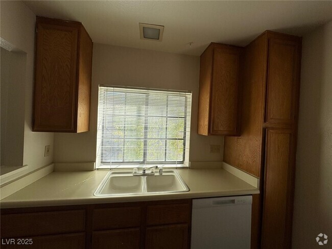 Building Photo - 4701 Nara Vista Way Unit 203 Rental