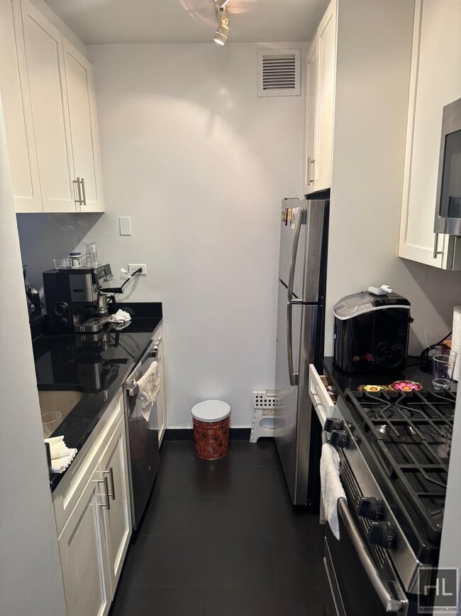 Photo - NYC Apartment For Rent – E. 72nd St., Upper East Side, Manhattan | 1 Bed, 1 Bath, Doorman, Gym, Q... Unit 34N