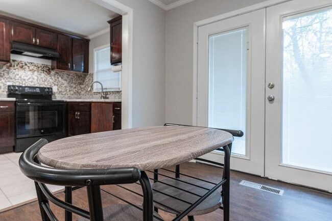 Photo - 3883 Adamsville Dr SW