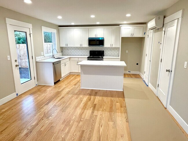 Photo - LASHJ02 Unidad #B