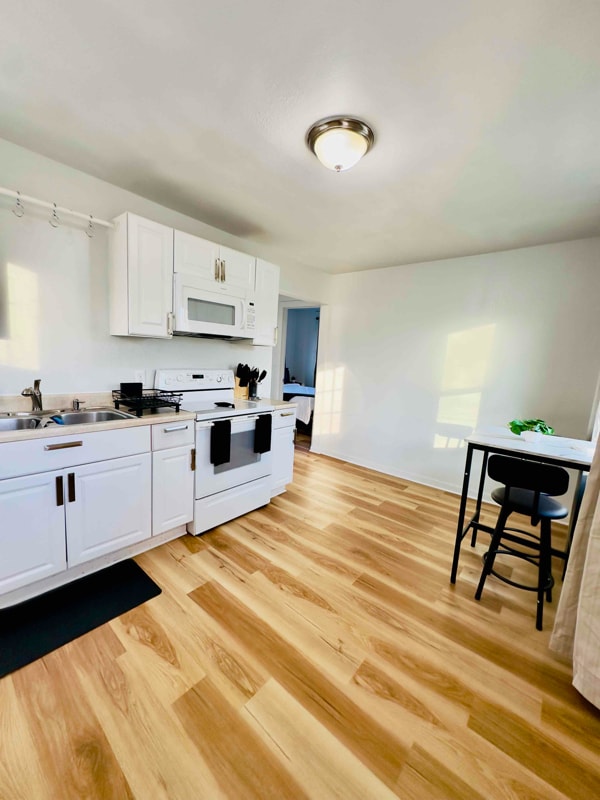 Photo - 1316 Whiting St SW