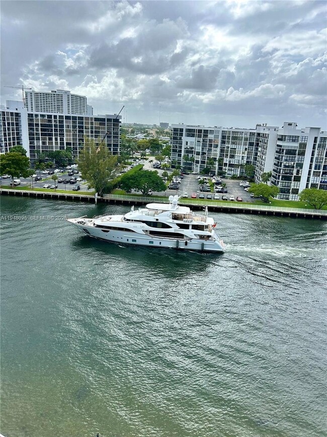 Photo - 3000 S Ocean Dr Unidad 904