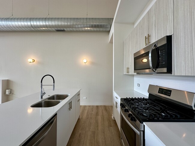 Photo - 3207 N Narragansett Ave Unit 301