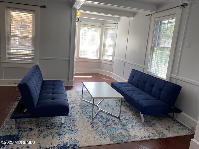 Photo - 327 Roosevelt Ave