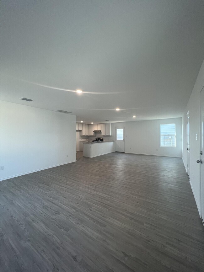 Photo - 5479 Daphne Path