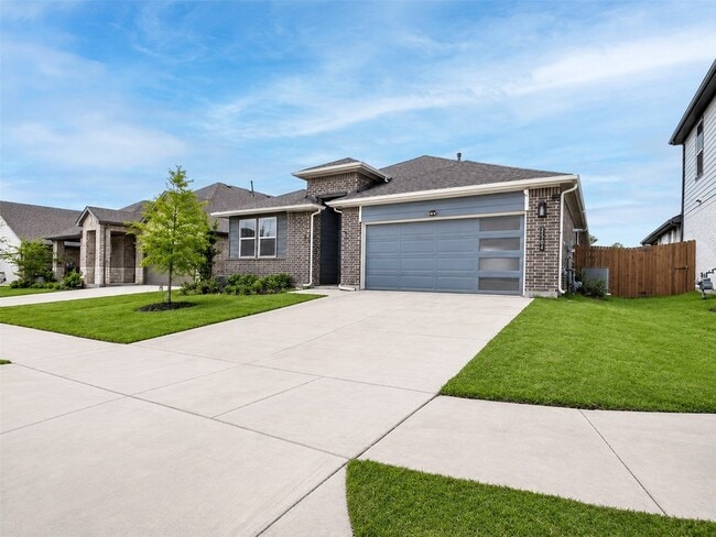 2504 Wren Ln