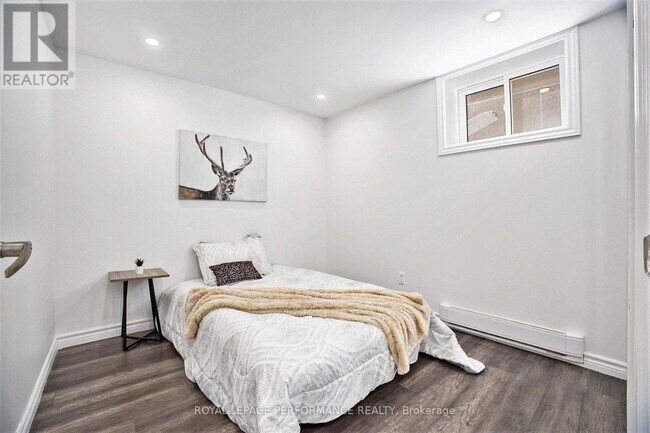 Photo - 33 Majestic Dr