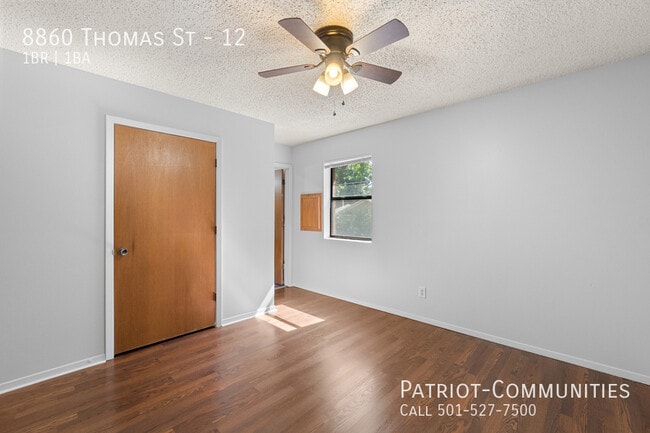 Photo - 8860 Thomas St