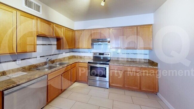 Photo - 532 W La Jolla Dr