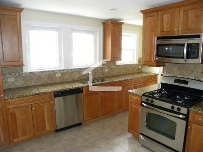 Building Photo - NO FEE!!!   WOW!!!! BRIGHTON CENTER 4 BED/2 BATH WITH A/C AVAIL 9/1!